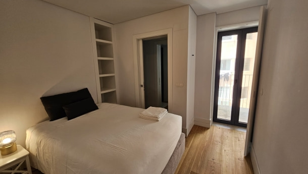 Arrendamento - Apartamento T2 na rua Barata Salgueiro 1 (7)
