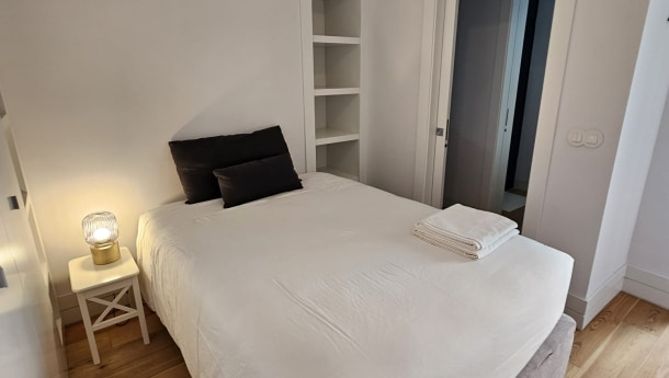 Arrendamento - Apartamento T2 na rua Barata Salgueiro 1 (8)