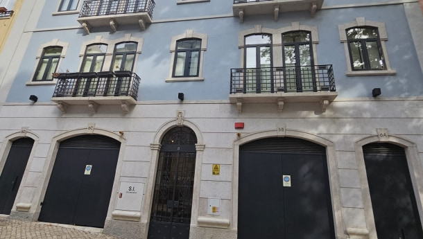 Arrendamento - Apartamento T4 na rua Viriato (4)
