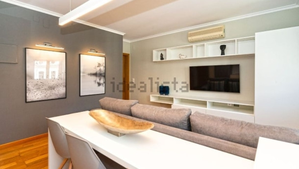 Arrendamento curta/média temporada - Apartamento T1 na rua Rodrigues Sampaio (1)