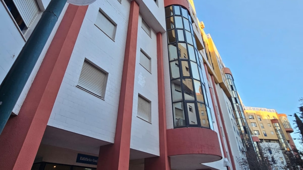 Arrendamento Anual - Apartamento T3 na rua Agostinho Neto 35